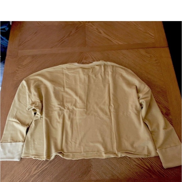 NWT Universal Thread Gold Henley Top
Women Cropped Raw Hem Ribbed Soft & Comfy - Picture 10 of 14